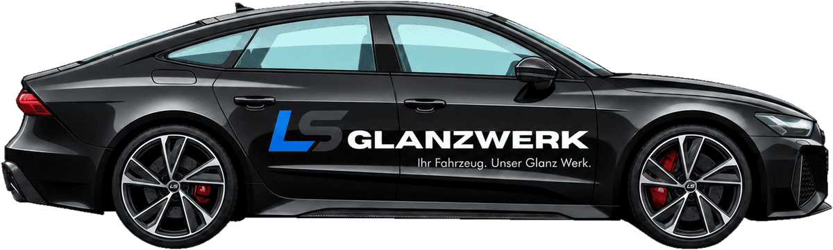 Schwarzer Audi RS7 Sportback mit LS-Glanzwerk-Logo auf der Tür